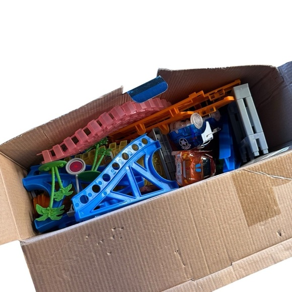 ⚡️Ontel TRACKSMEGA-MC4 Magic Tracks Race Mega Set 18 Ft - Picture 8 of 8